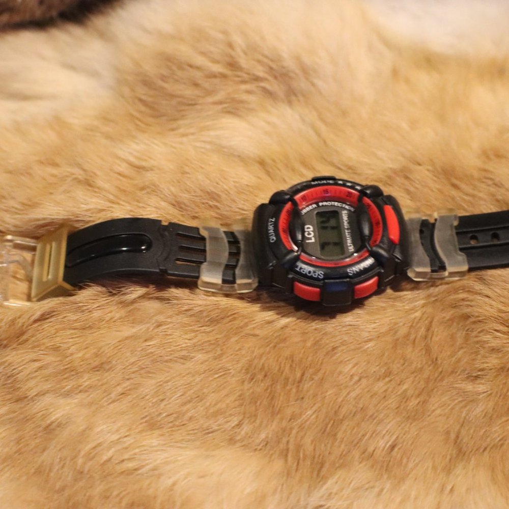 LCD Digital Watch - Picture 5 of 6